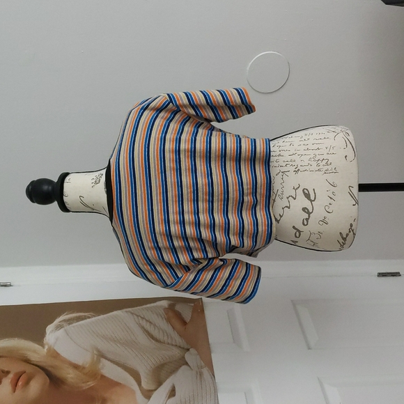 Crop Top - Picture 2 of 3